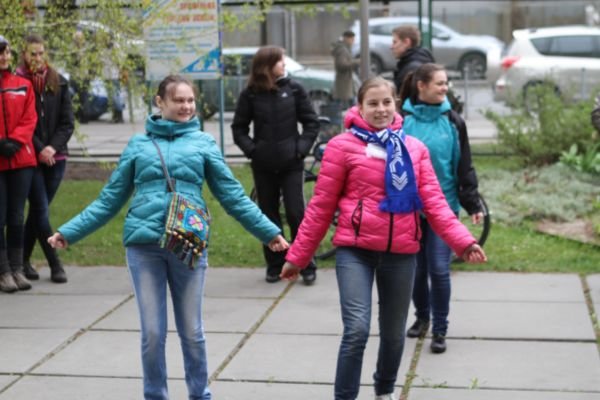 «КРОКівці зробили Україну чистішою та взяли участь у корпоративному прибиранні парку Нивки», 12 квітня 2014 року